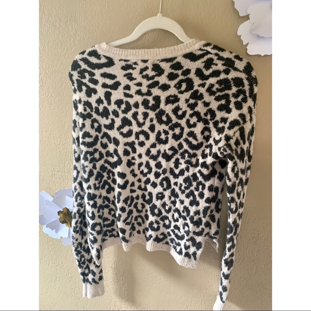 Leopard Print Sweater 🤍🐾 - Picture 2 of 4